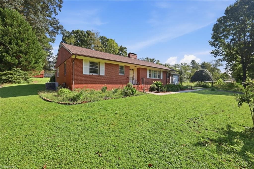 Stick/Site Built at 246 Fairview Avenue, Mount Airy NC 27030, photo 5 of 42