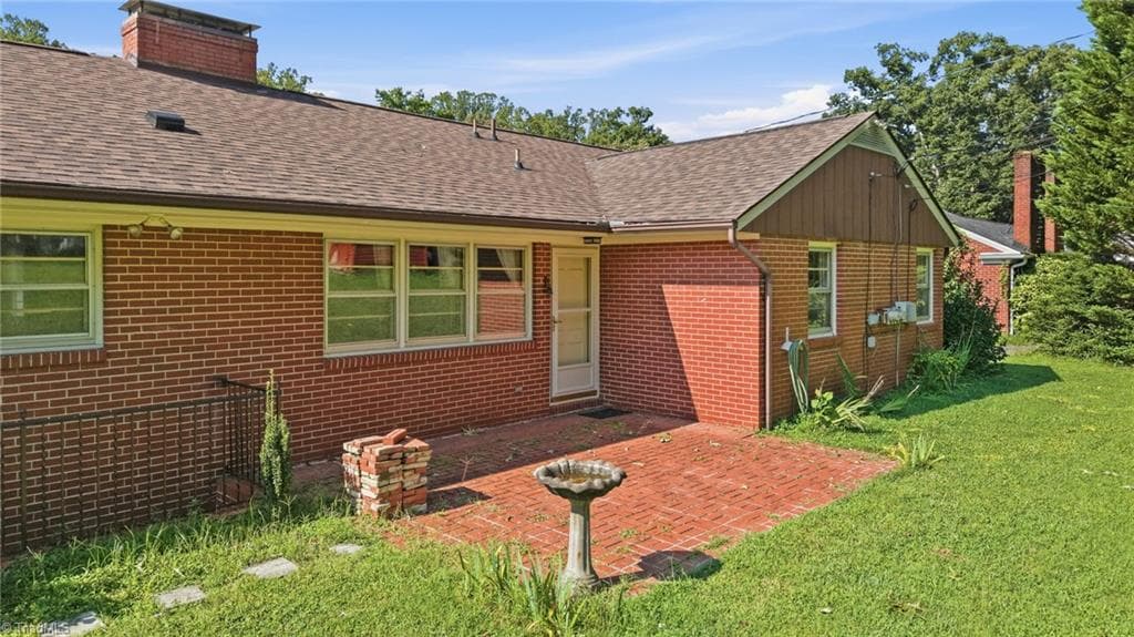 Stick/Site Built at 246 Fairview Avenue, Mount Airy NC 27030, photo 9 of 42