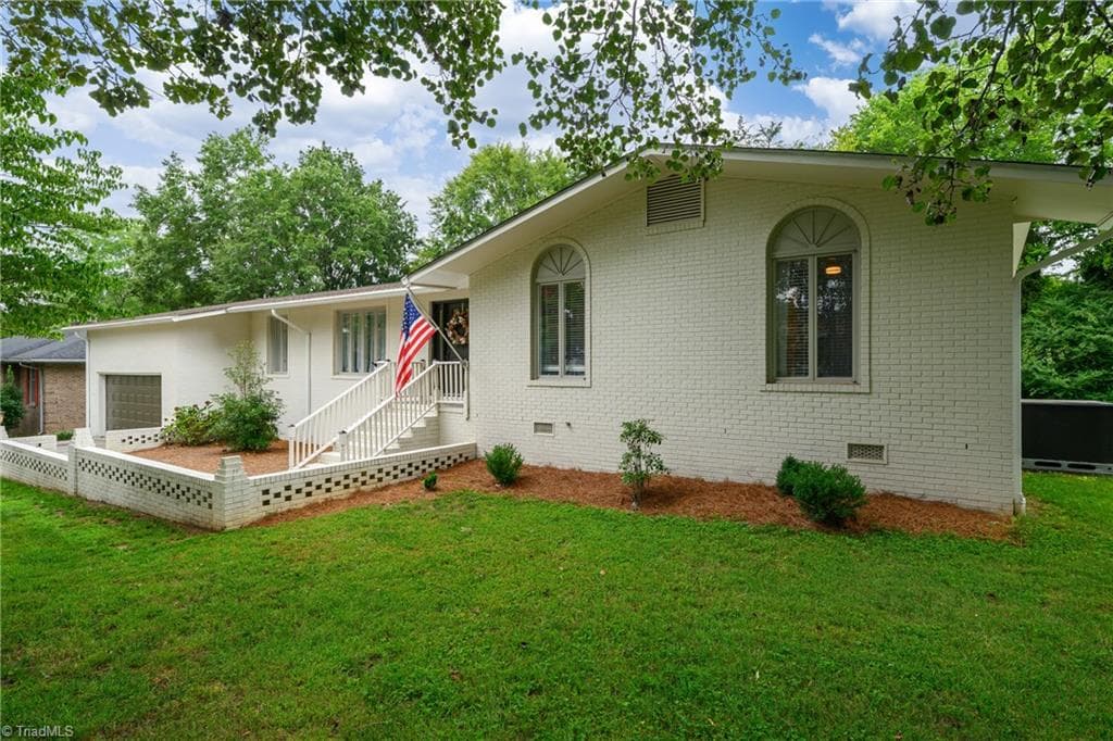 Stick/Site Built at 1519 Wedgewood Drive, Graham NC 27253, photo 3 of 46