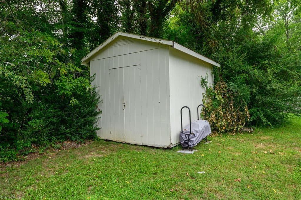 Stick/Site Built at 1519 Wedgewood Drive, Graham NC 27253, photo 38 of 46