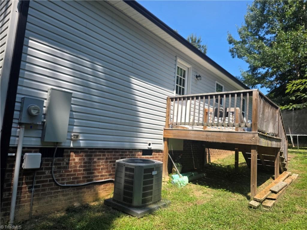 Stick/Site Built at 226 CRACKLIN Drive, Asheboro NC 27203, photo 4 of 24