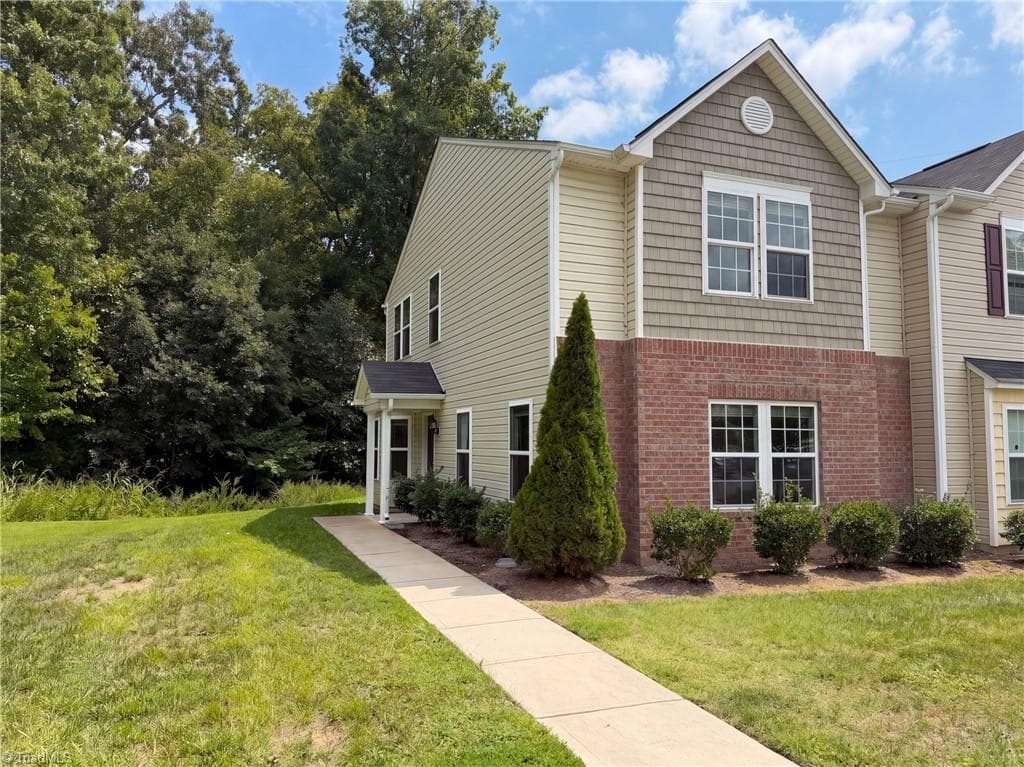 Stick/Site Built at 411 Sandybrooke Drive, High Point NC 27265, photo 19 of 21