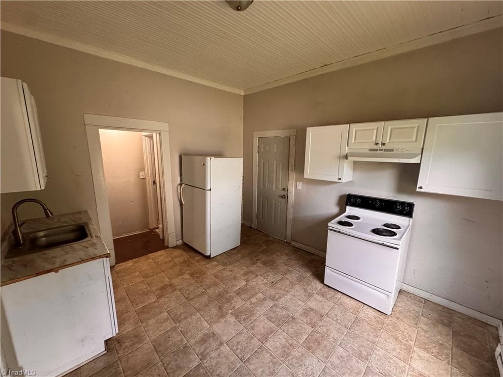Duplex at 1118 Campbell Street, High Point NC 27262, High Point, photo 9 of 14