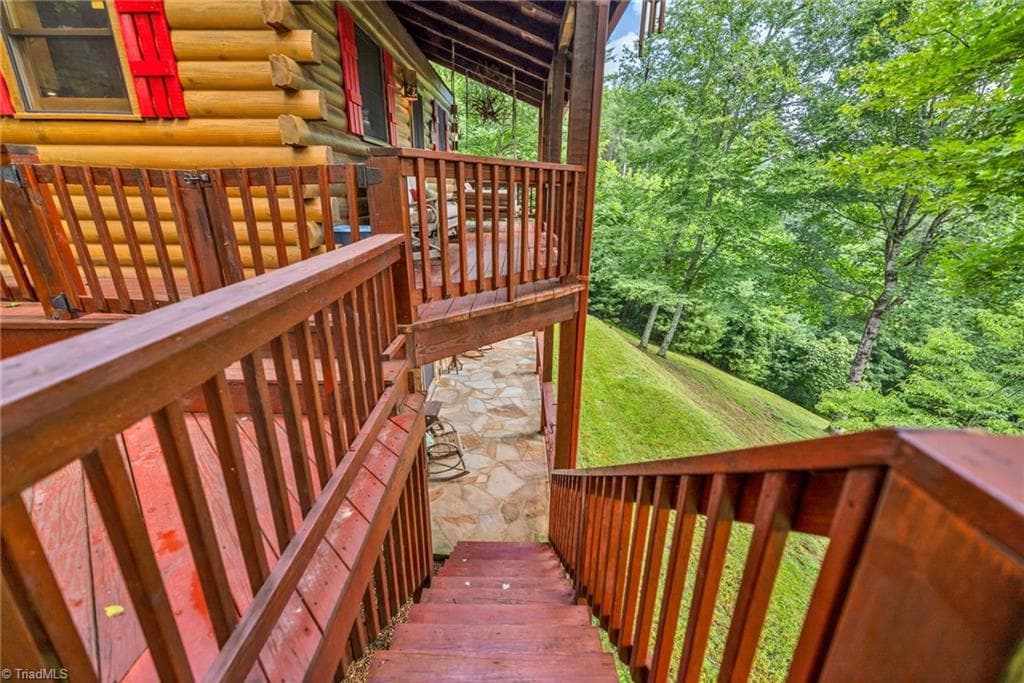Stick/Site Built at 219 Ravenwood Drive, West Jefferson NC 28694, photo 36 of 46