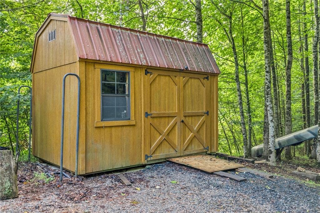 Stick/Site Built at 219 Ravenwood Drive, West Jefferson NC 28694, photo 39 of 46