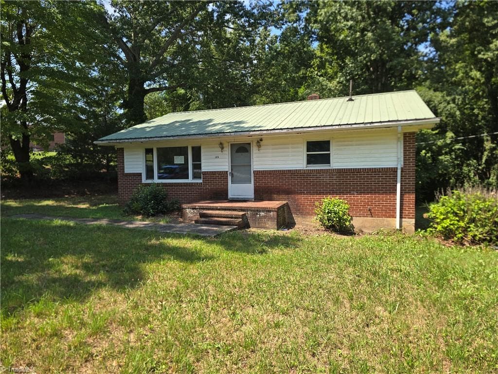 Stick/Site Built at 166 Fisher Hill Road, Eden NC 27288, Eden, photo 3 of 44