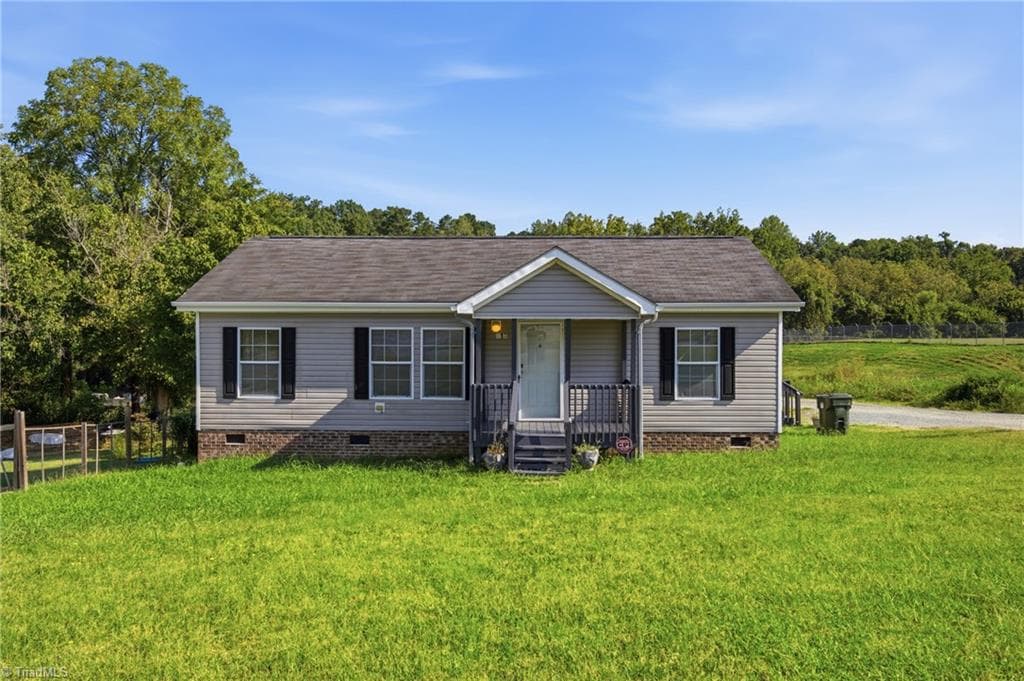 813 Young Street, Thomasville NC 27360