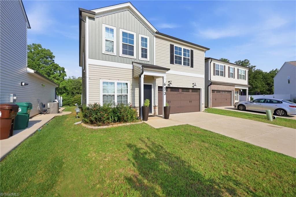 Stick/Site Built at 653 Cam Circle, High Point NC 27265, photo 4 of 38