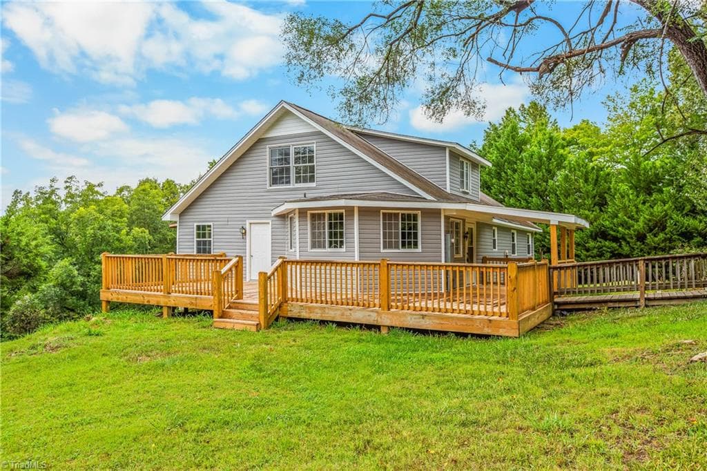 2018 East Road, Walnut Cove NC 27052