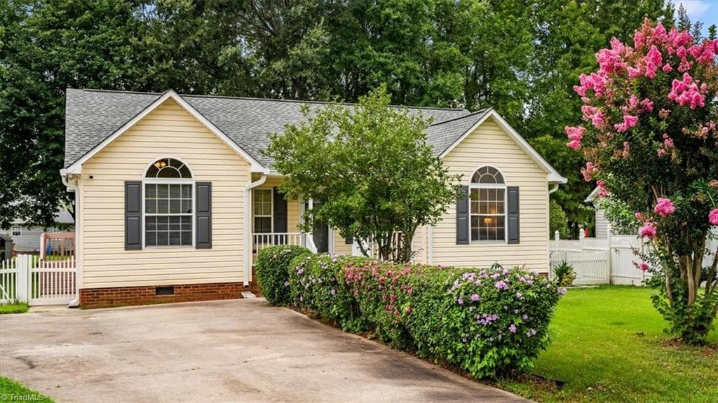 Stick/Site Built at 1 Cedar Branch Drive, Thomasville NC 27360, photo 2 of 47