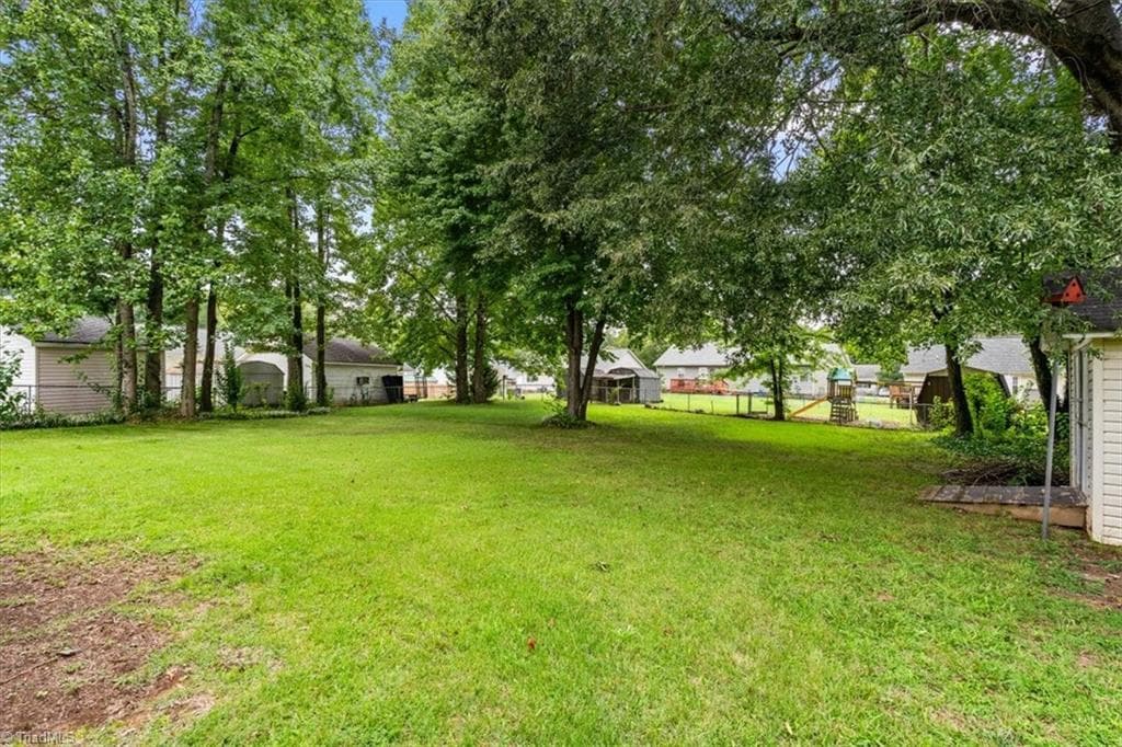 Stick/Site Built at 1 Cedar Branch Drive, Thomasville NC 27360, photo 33 of 47