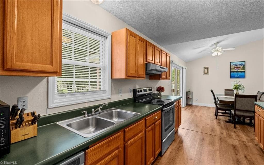 Stick/Site Built at 1 Cedar Branch Drive, Thomasville NC 27360, photo 15 of 47
