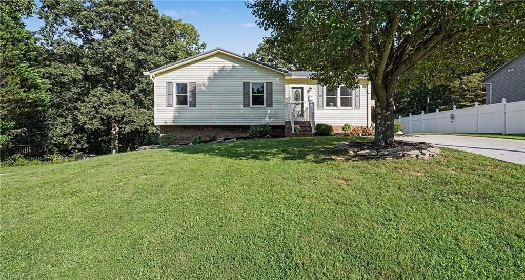 162 Oak Ridge Place, Mount Airy NC 27030