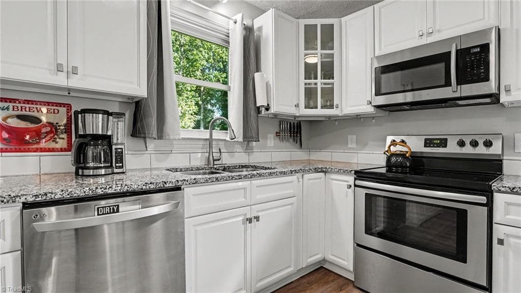 Stick/Site Built at 162 Oak Ridge Place, Mount Airy NC 27030, photo 10 of 27
