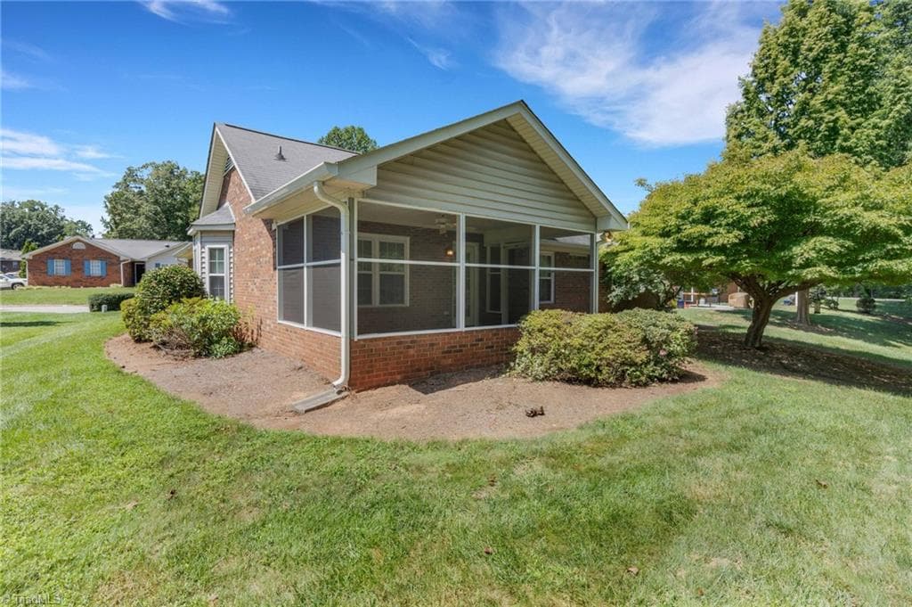 Stick/Site Built at 3 Brandywine Circle, Greensboro NC 27409, photo 42 of 49