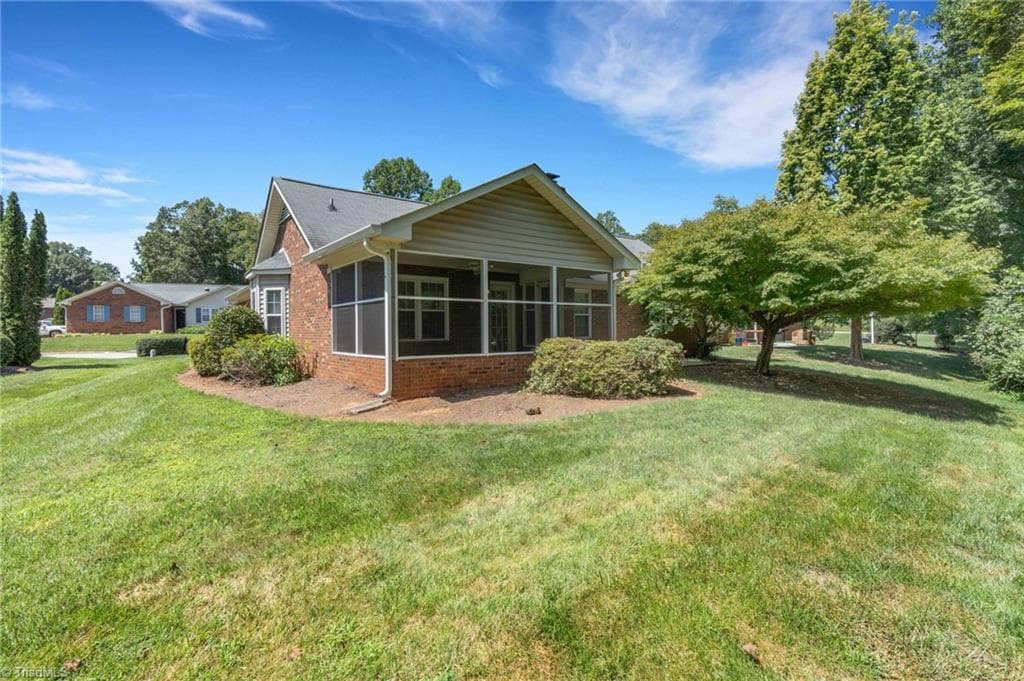 Stick/Site Built at 3 Brandywine Circle, Greensboro NC 27409, photo 43 of 49