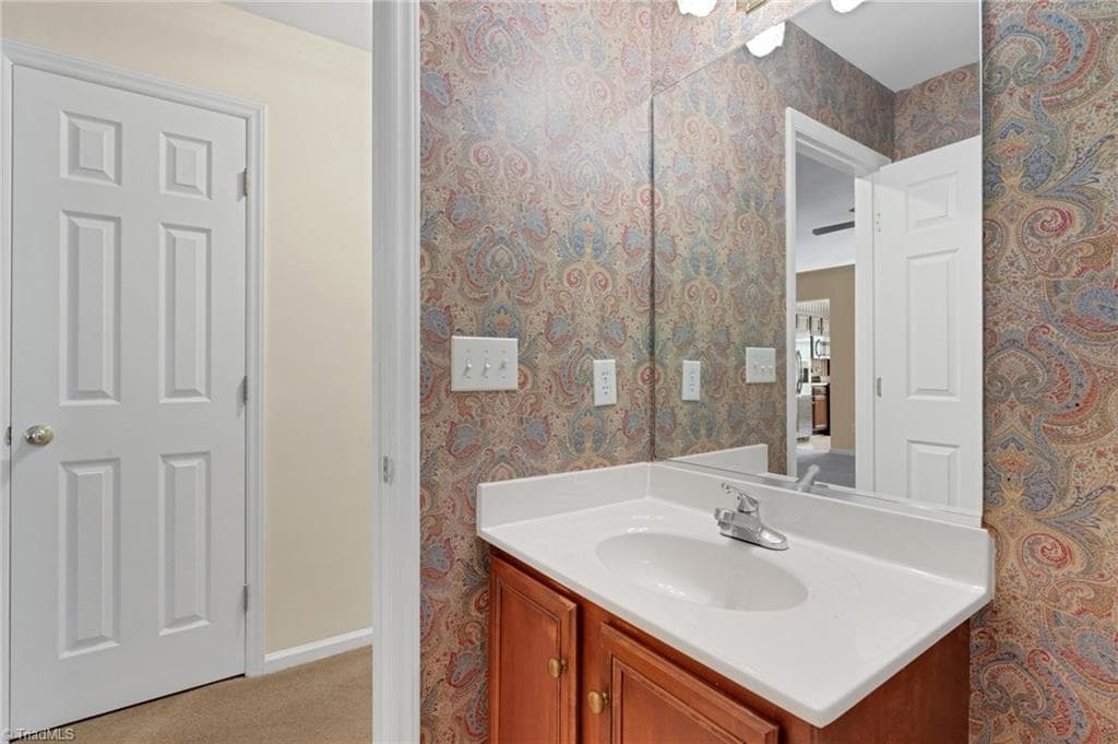 Stick/Site Built at 3 Brandywine Circle, Greensboro NC 27409, photo 32 of 49