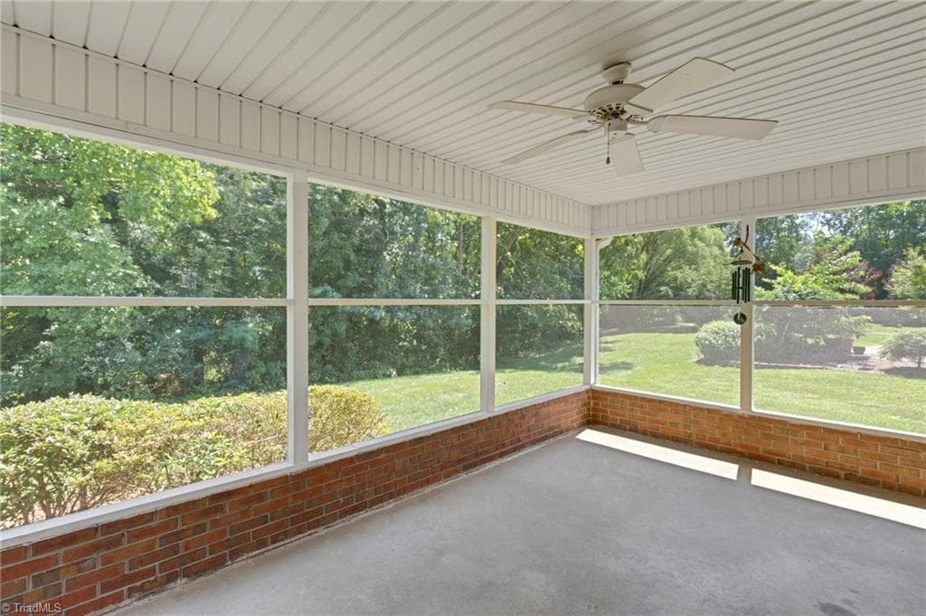 Stick/Site Built at 3 Brandywine Circle, Greensboro NC 27409, photo 41 of 49