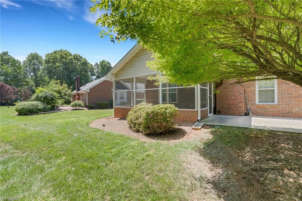 Stick/Site Built at 3 Brandywine Circle, Greensboro NC 27409, photo 44 of 49
