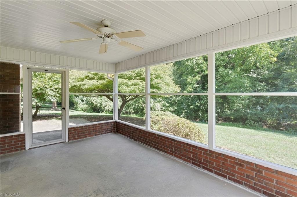 Stick/Site Built at 3 Brandywine Circle, Greensboro NC 27409, photo 40 of 49