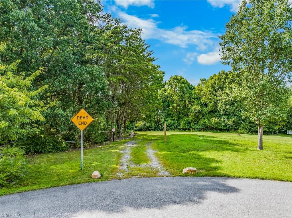 Single Family Residence at 1401 Whites Mill Road, High Point NC 27265, High Point, photo 3 of 24