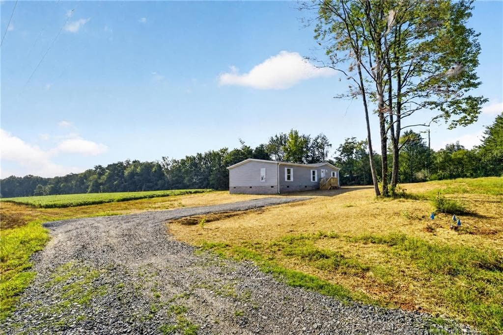 Manufactured Home at 3840 Sonnet Drive, Boonville NC 27011, photo 15 of 17