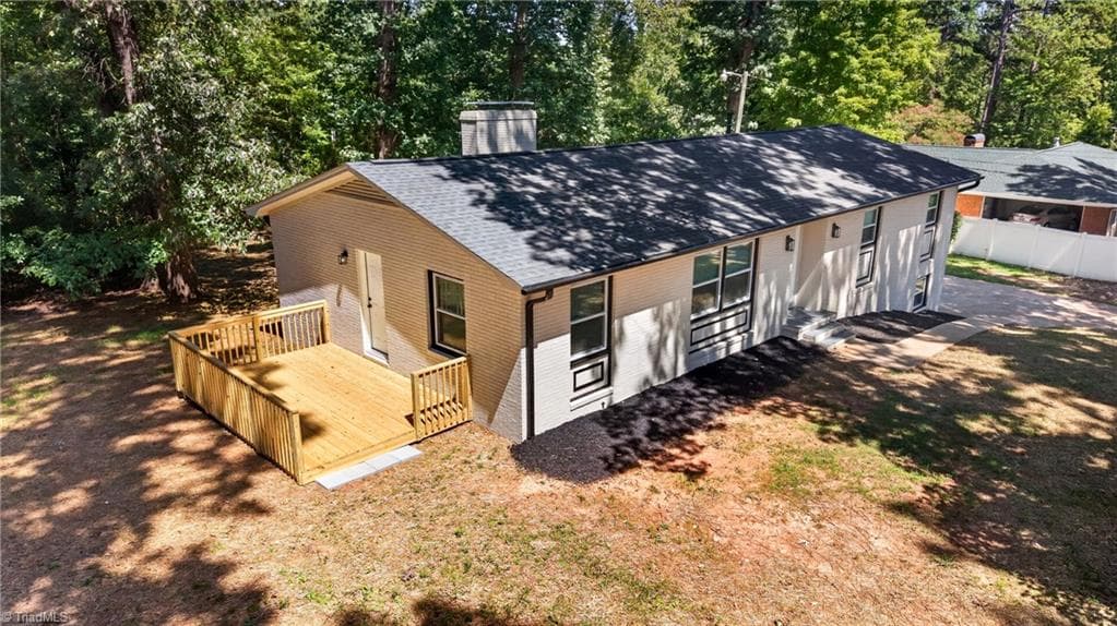 Stick/Site Built at 723 Windsor Trail, Asheboro NC 27203, photo 2 of 40