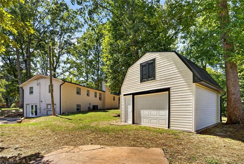 Stick/Site Built at 723 Windsor Trail, Asheboro NC 27203, photo 35 of 40
