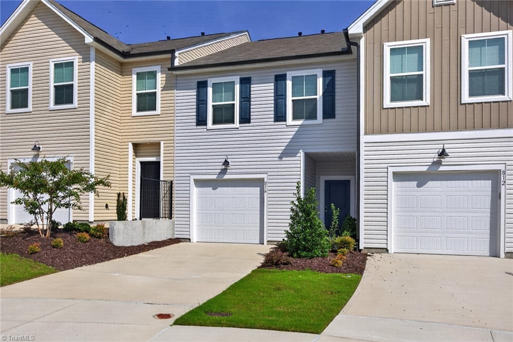 814 Falls Grove Trail, High Point NC 27265