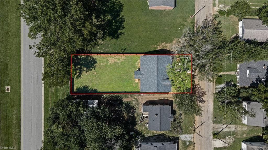 Stick/Site Built at 1110 Richland Street, High Point NC 27260, photo 3 of 21