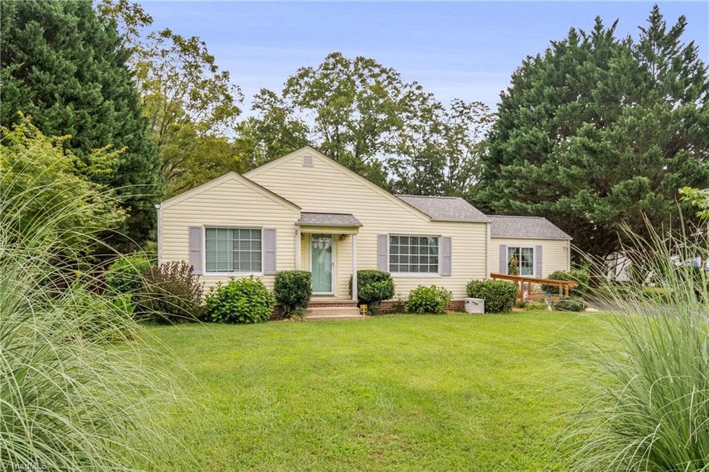 204 Carson Road, Pilot Mountain NC 27041