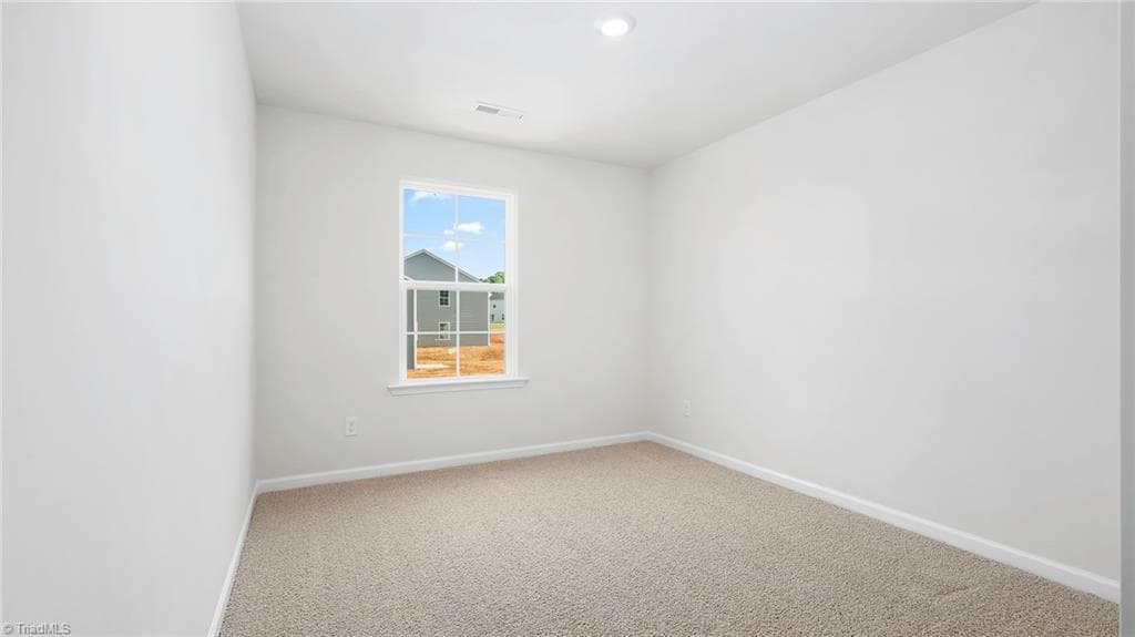 Stick/Site Built at 623 Beechwood Circle, Thomasville NC 27360, photo 10 of 21