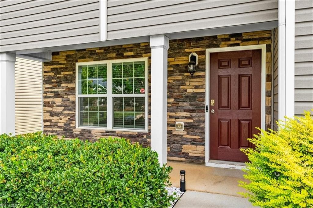 Stick/Site Built at 4911 Black Forest Drive, Greensboro NC 27405, photo 4 of 50