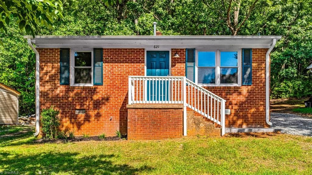 621 Spring Garden Circle, High Point NC 27260