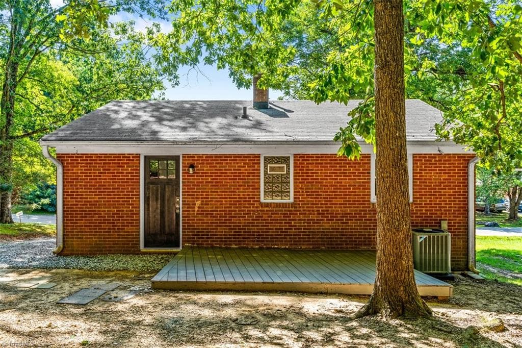 Stick/Site Built at 621 Spring Garden Circle, High Point NC 27260, High Point, photo 47 of 56