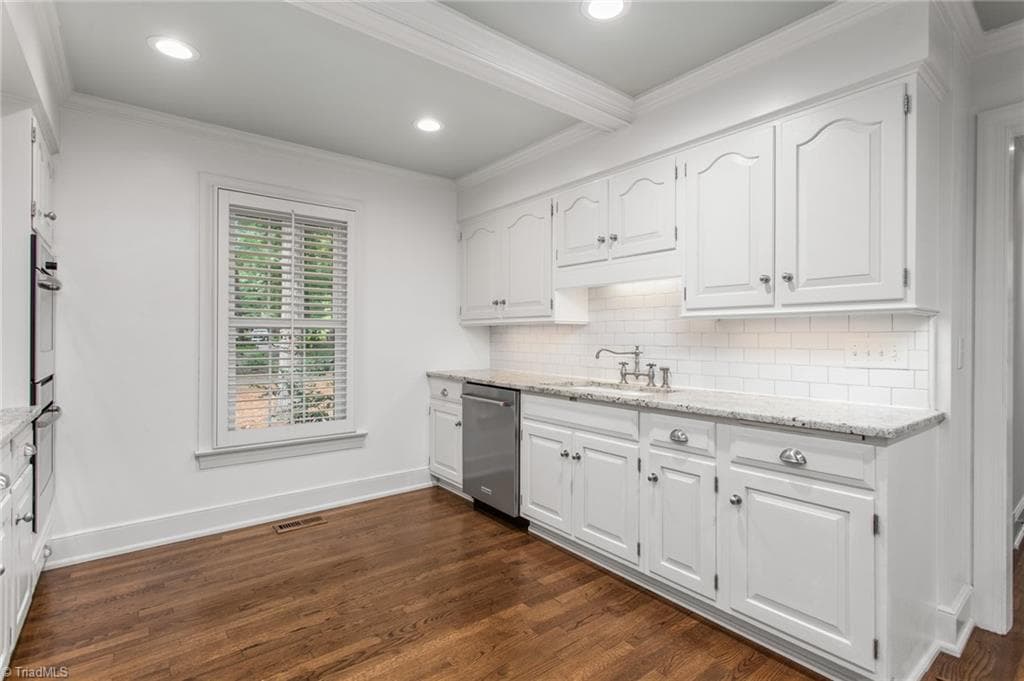 Stick/Site Built at 402 Parkmont Drive, Greensboro NC 27408, photo 12 of 50