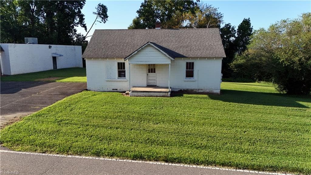 Office at 1314 Old US Highway 601, Mount Airy NC 27030, photo 13 of 18