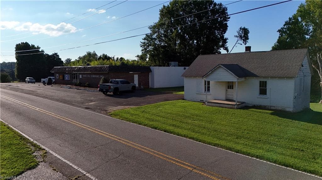 Office at 1314 Old US Highway 601, Mount Airy NC 27030, photo 5 of 18