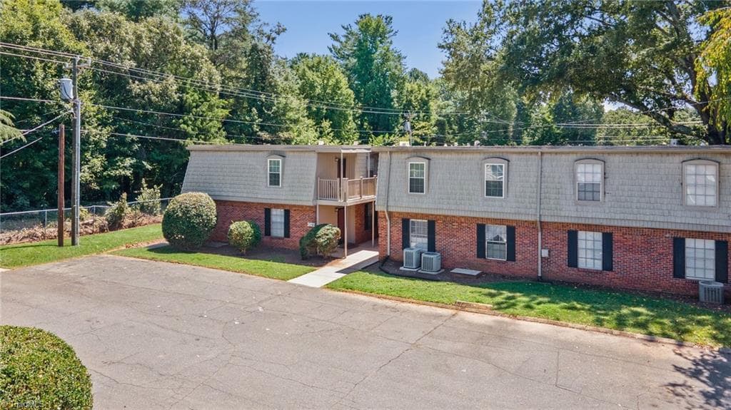 Stick/Site Built at 3822 Country Club Road # I, Winston-Salem NC 27104, Winston-Salem, photo 7 of 64