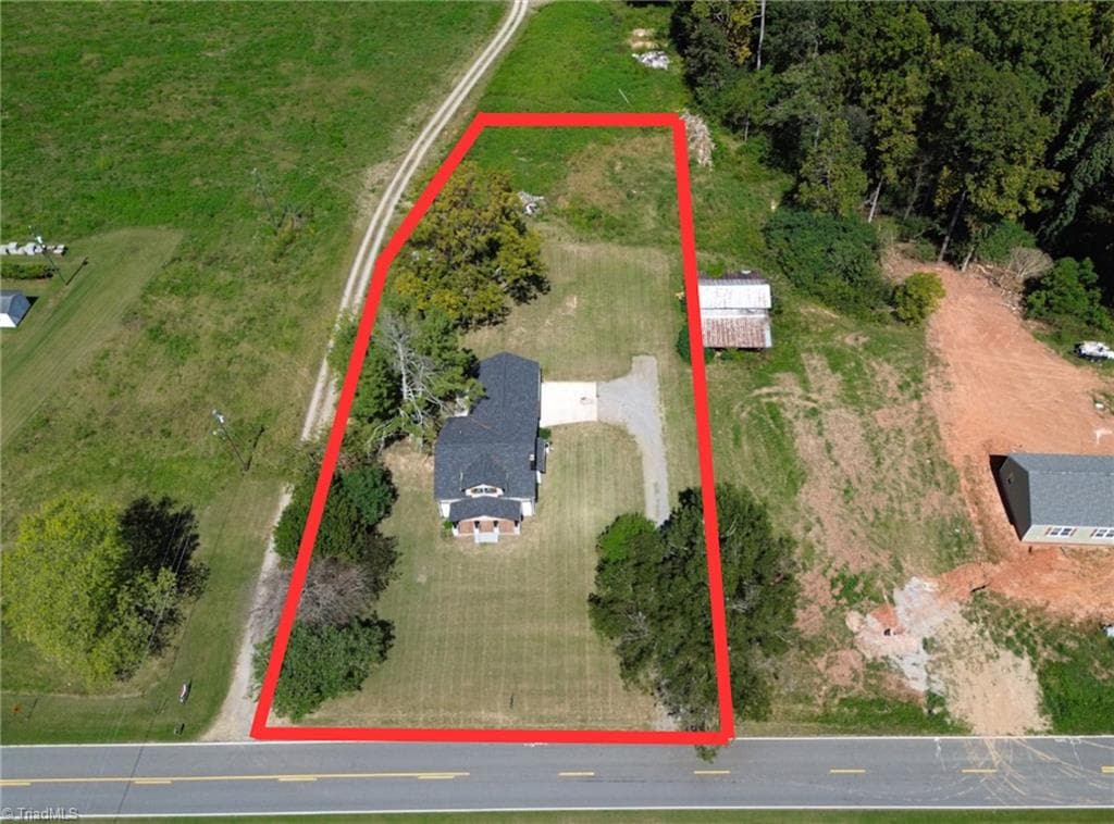 1826 N Oak Ridge Church Road, Yadkinville NC 27055