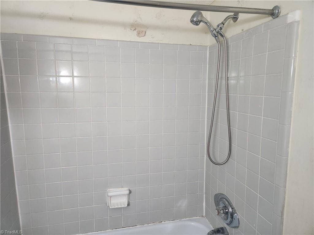 Stick/Site Built at 2922 Ramsgate Court, Winston-Salem NC 27106, Winston-Salem, photo 27 of 40