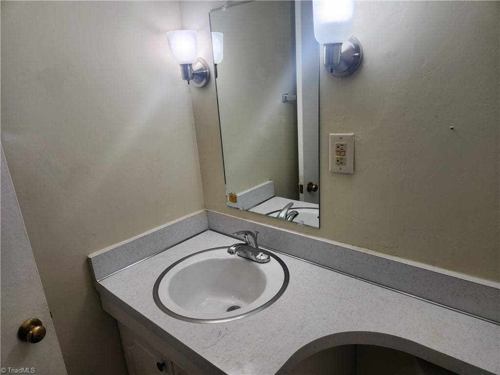 Stick/Site Built at 2922 Ramsgate Court, Winston-Salem NC 27106, Winston-Salem, photo 35 of 40