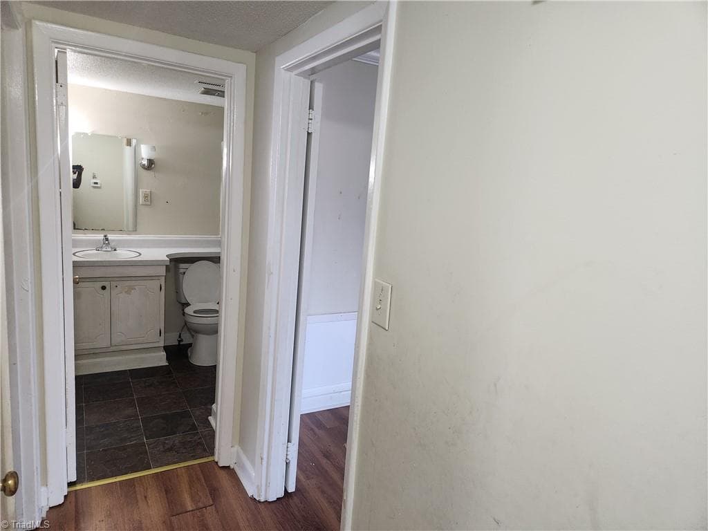Stick/Site Built at 2922 Ramsgate Court, Winston-Salem NC 27106, Winston-Salem, photo 15 of 40