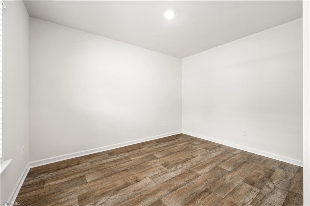 Stick/Site Built at 7 Jubilee Court, Greensboro NC 27406, photo 4 of 18