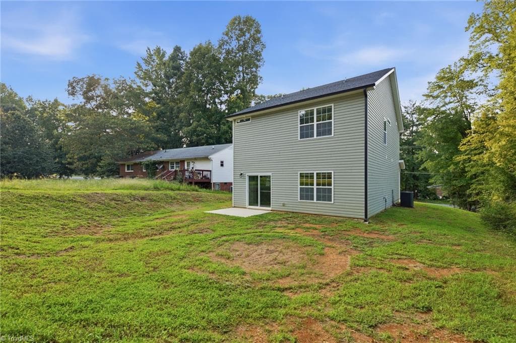 Stick/Site Built at 1914 Cedrow Drive, High Point NC 27260, photo 22 of 24