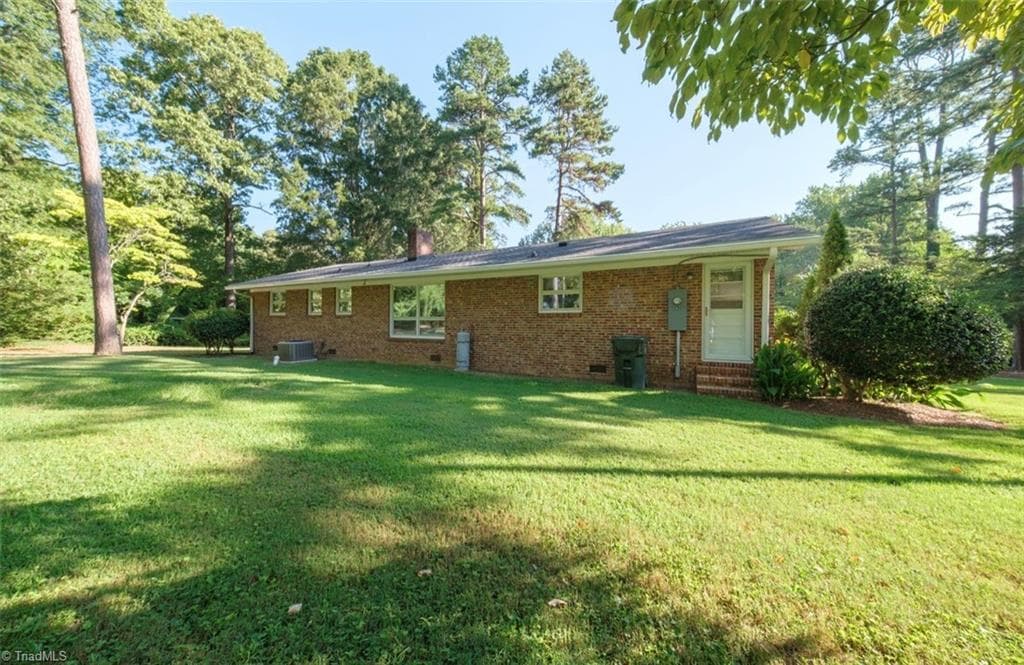 Stick/Site Built at 221 Westwood Avenue, Thomasville NC 27360, photo 23 of 24
