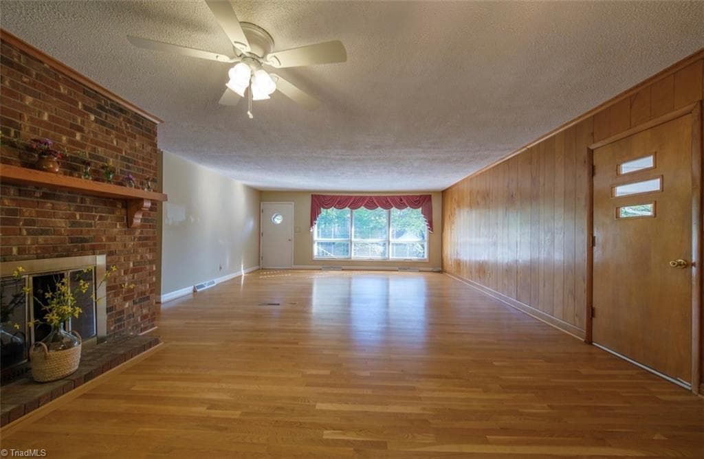Stick/Site Built at 221 Westwood Avenue, Thomasville NC 27360, photo 3 of 24