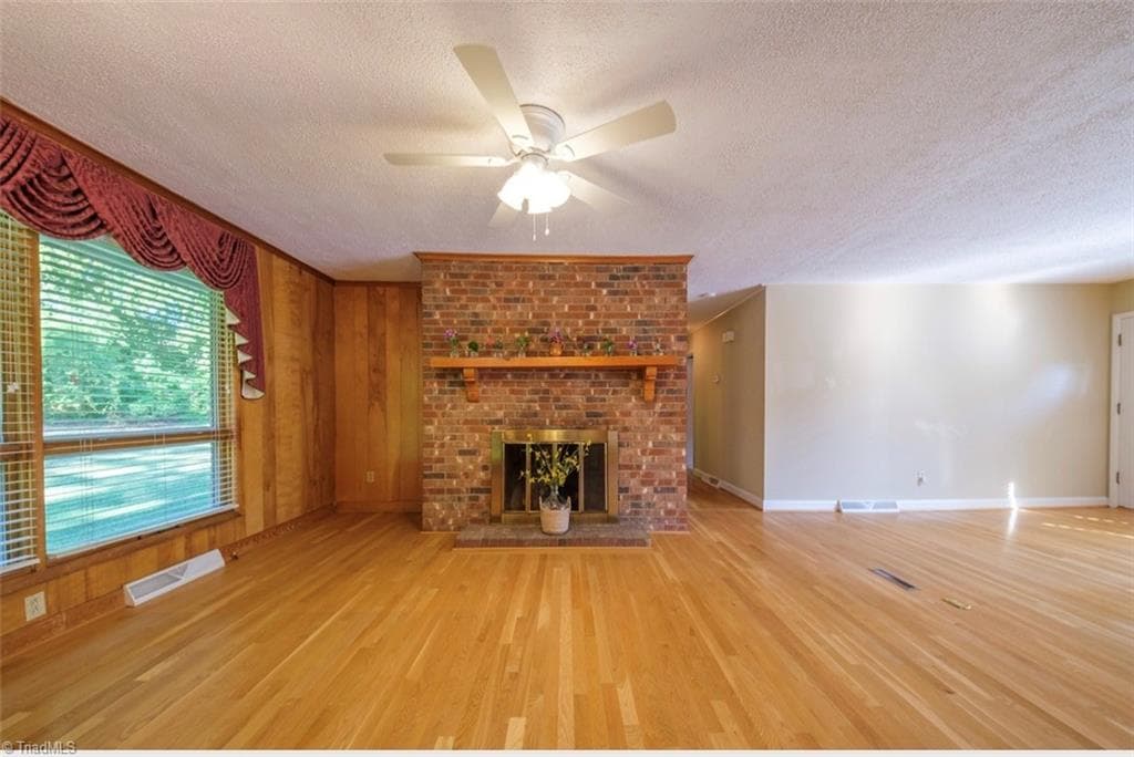 Stick/Site Built at 221 Westwood Avenue, Thomasville NC 27360, photo 5 of 24