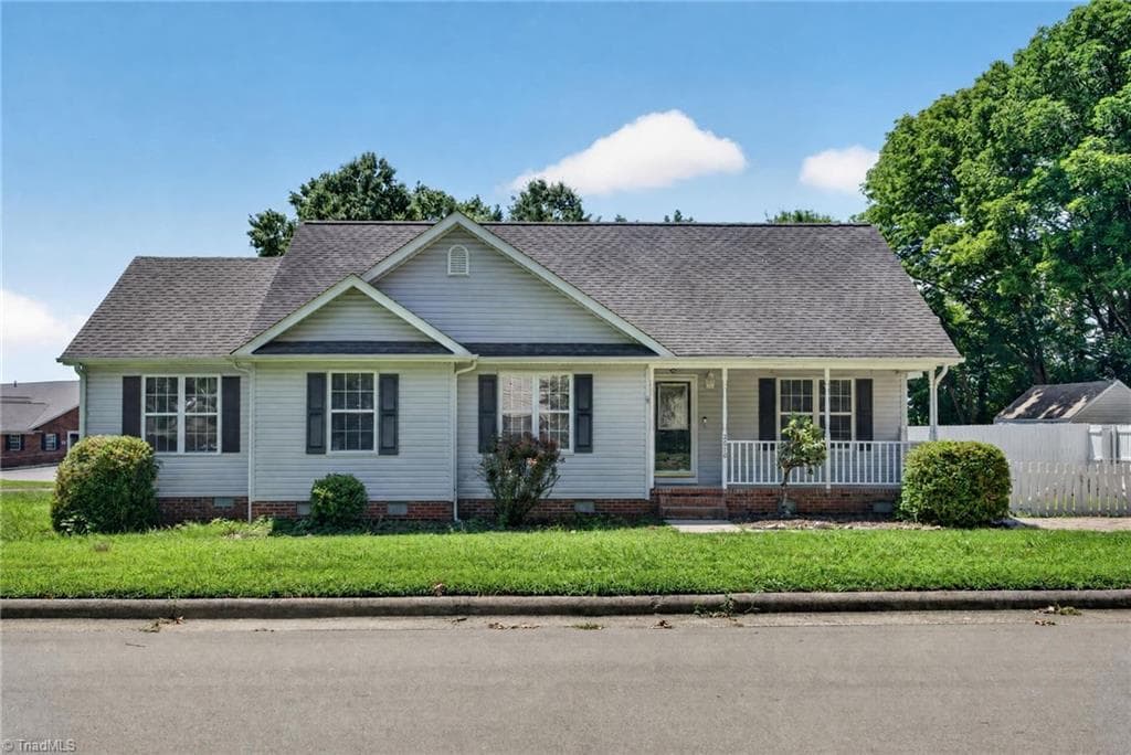 Stick/Site Built at 2610 Eldermont Street, Burlington NC 27215, Burlington, photo 2 of 31