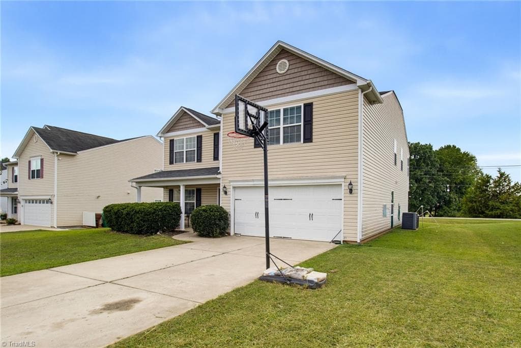 Stick/Site Built at 7000 Texas Boulevard, Thomasville NC 27360, photo 4 of 41